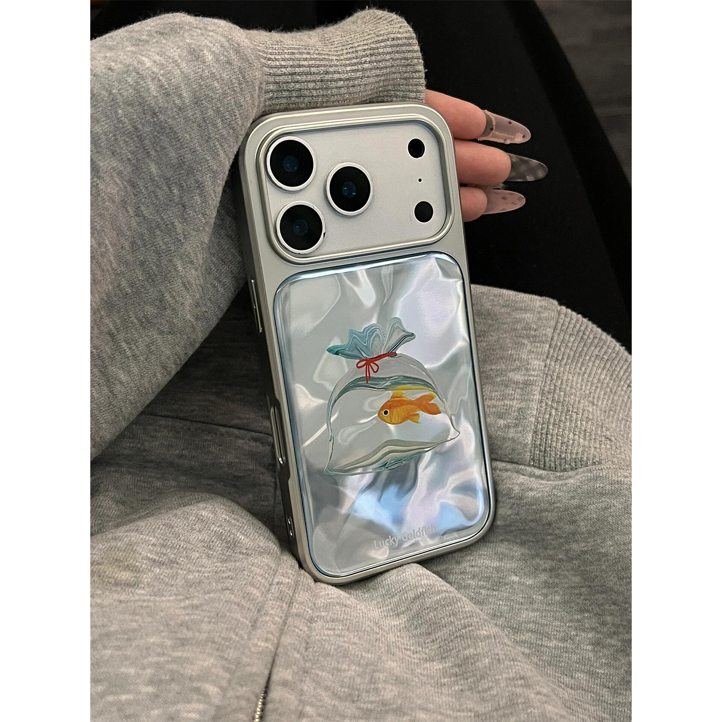 韩系水波纹涂鸦金鱼袋适用iPhone17promax手机壳电镀滴胶苹果17新款16pro全包14防摔15pm女款17pro超好看独特