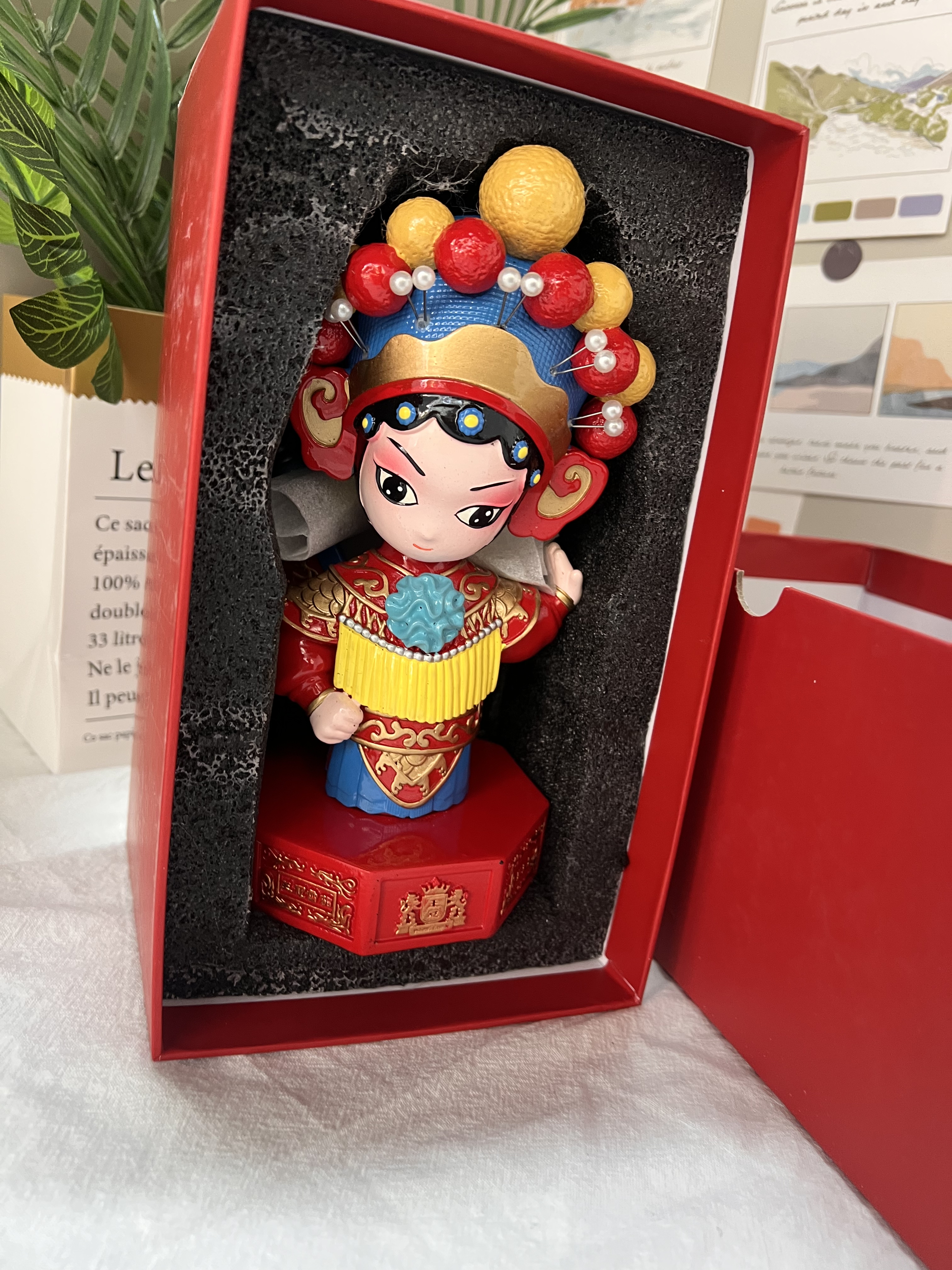 川剧娃娃摆件，做工精致，细节满满，颜色很喜庆