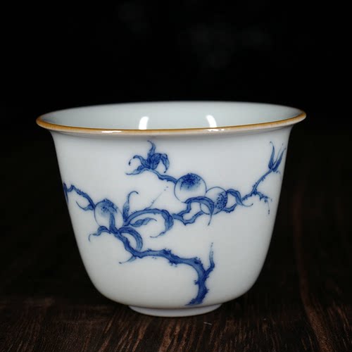 谷雨山房手绘青花灵山寿桃奇古杯