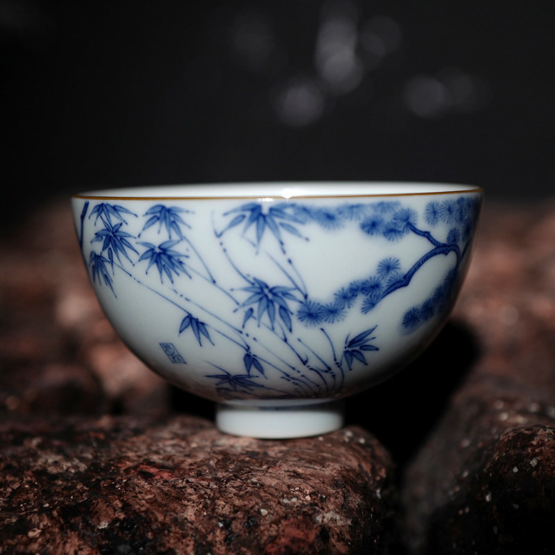 龙圣华苑景德镇谷雨山房淡描青花岁寒三友描金边随珠杯松竹梅茶杯