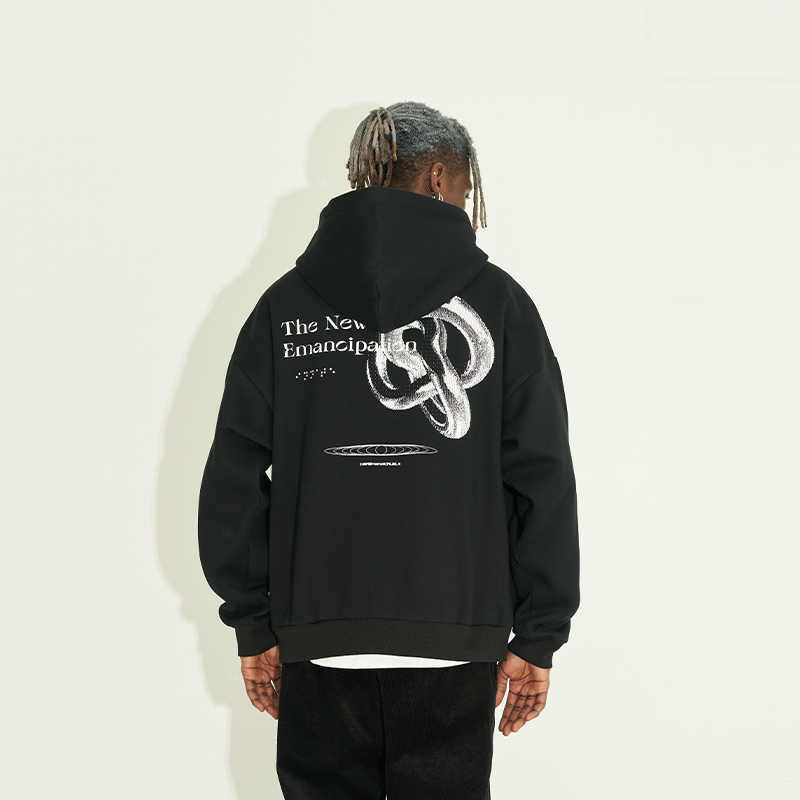 金属质感连帽卫衣