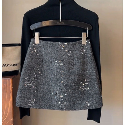 灰色亮片毛呢短裙高腰显瘦