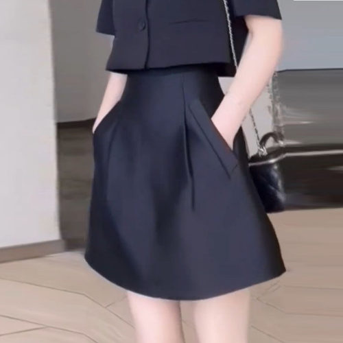 黑色光泽感挺阔短裙女高腰A字裙