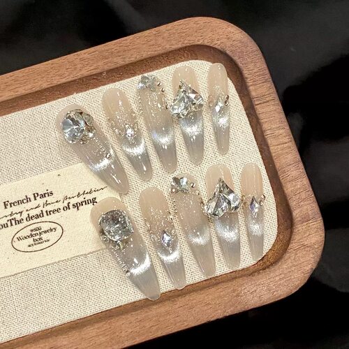 Handmade Silver Cat Eye Heart Diamond Stiletto Nails