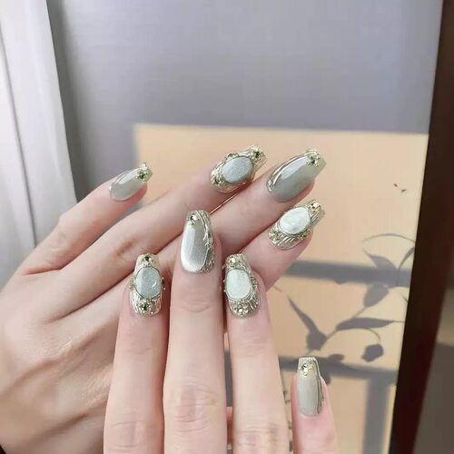 Luxury Metal Rhinestone Light Gray Cat Eye Press On Nails