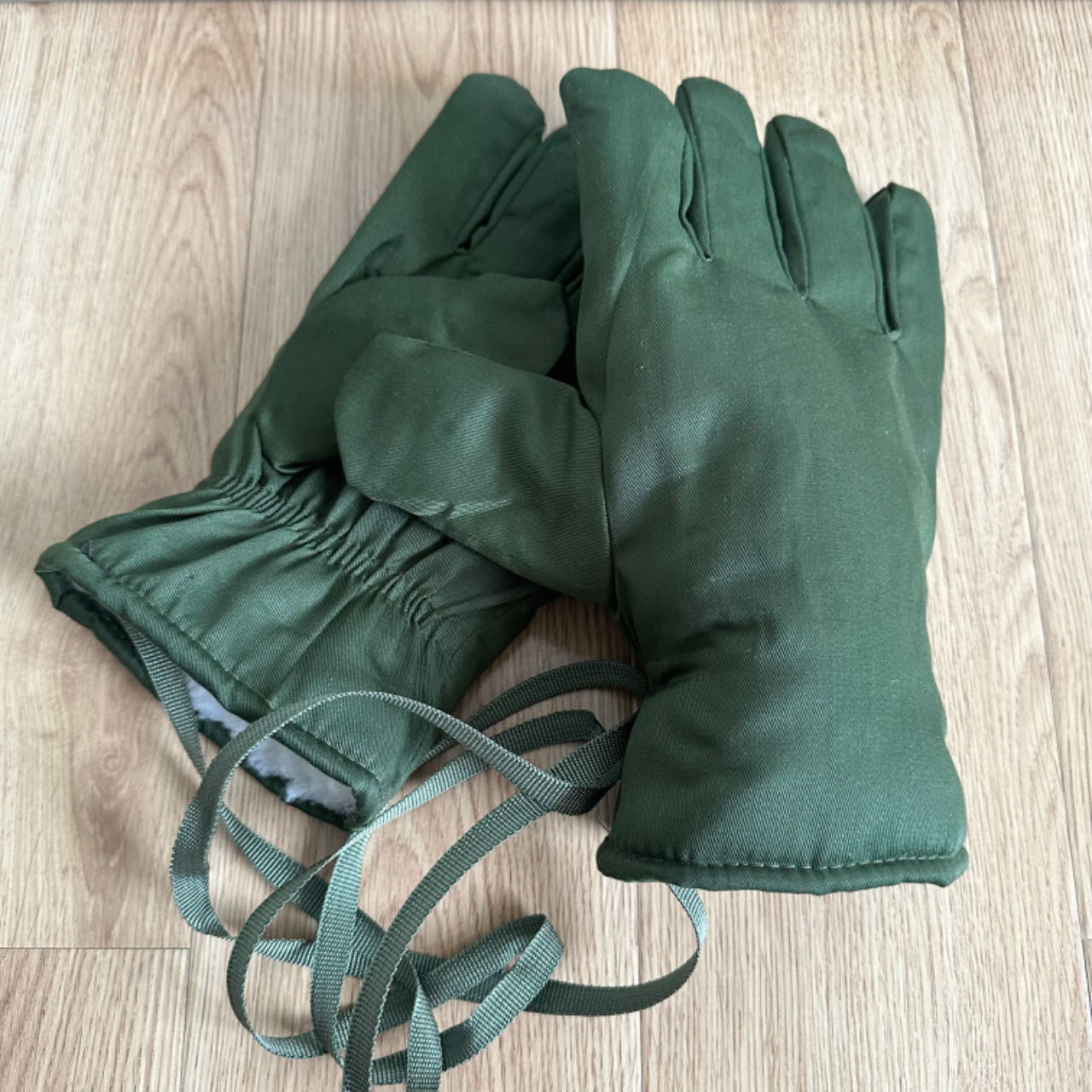 冬季保暖手套男女加绒加厚手套骑车防风雪滑雪连指毛口棉闷子手套