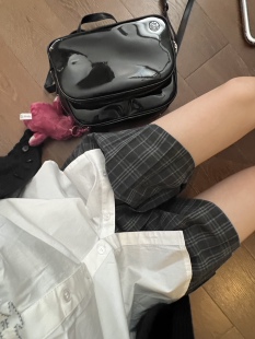 Komorebis // 灰色格纹半身短百褶裙裤少女学院