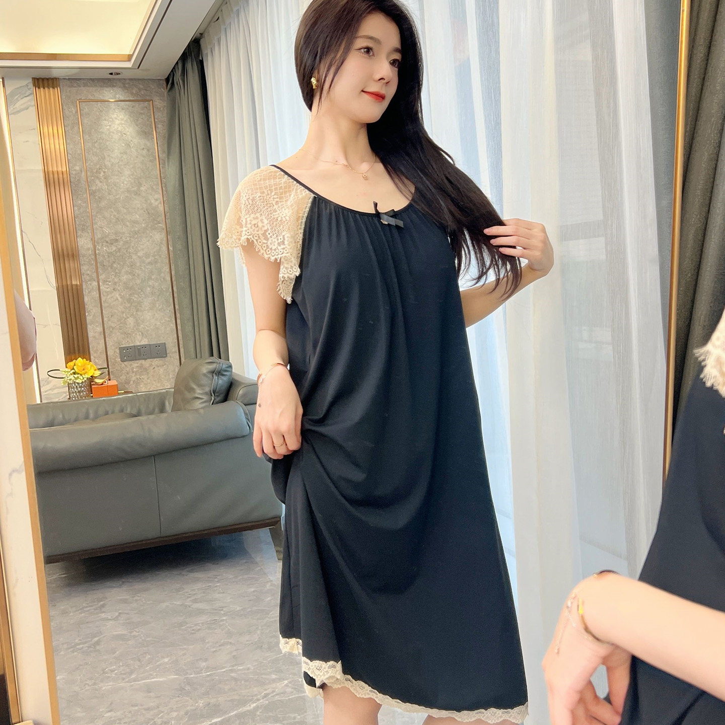 性感莫代尔钻石吊坠蕾丝花边吊带睡裙女士夏新款纯欲带胸垫家居服