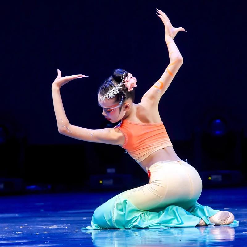 新款儿童傣族舞孔雀舞服装女童西双版纳民族伞舞表演服包臀鱼尾裙