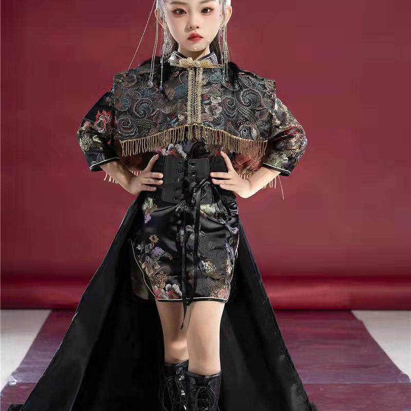 幼儿模特走秀演出礼服中国风女童模服装新国潮霸气拖尾旗袍表演服