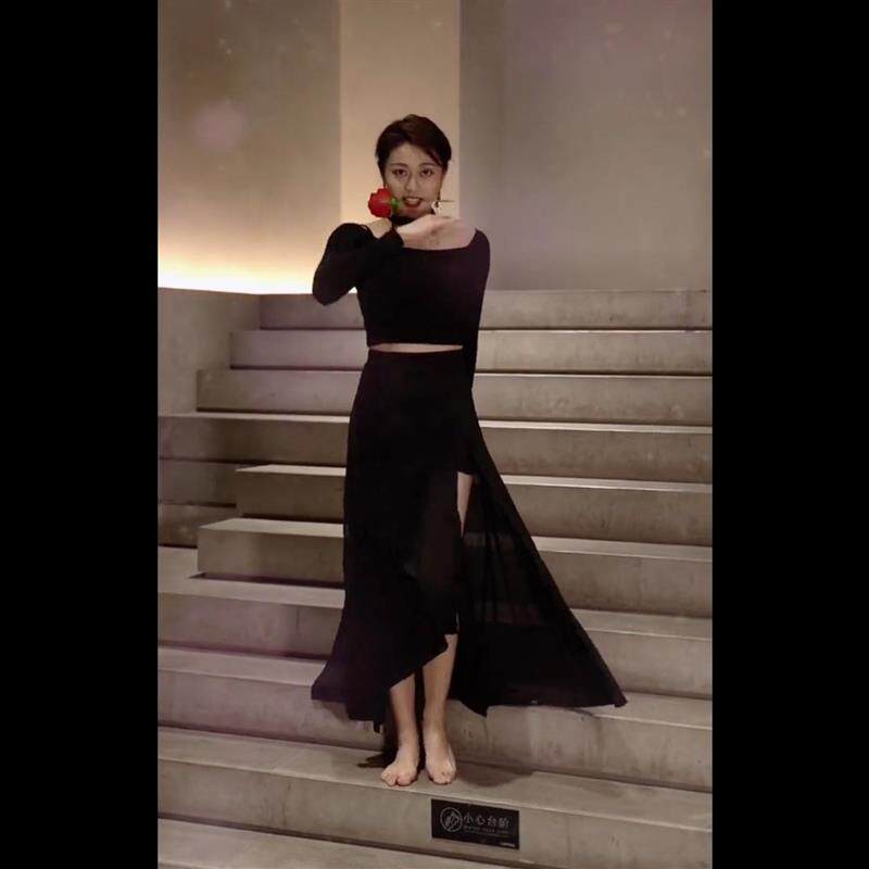 新款现代舞演出服古典致命情人舞蹈服黑色弹力修身练功服半身裙女