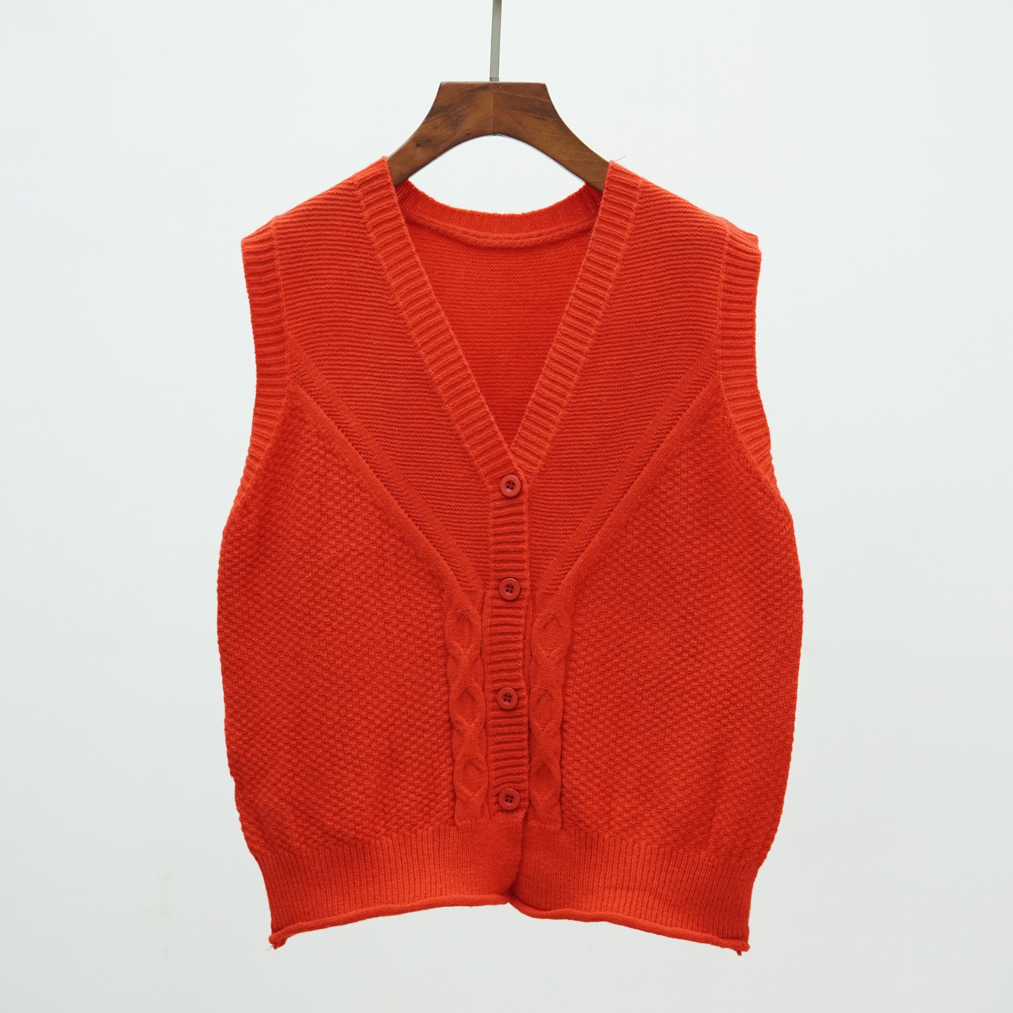 607 2025新款针织马甲背心宽松女士毛衣开衫马夹坎肩纯色短款上衣