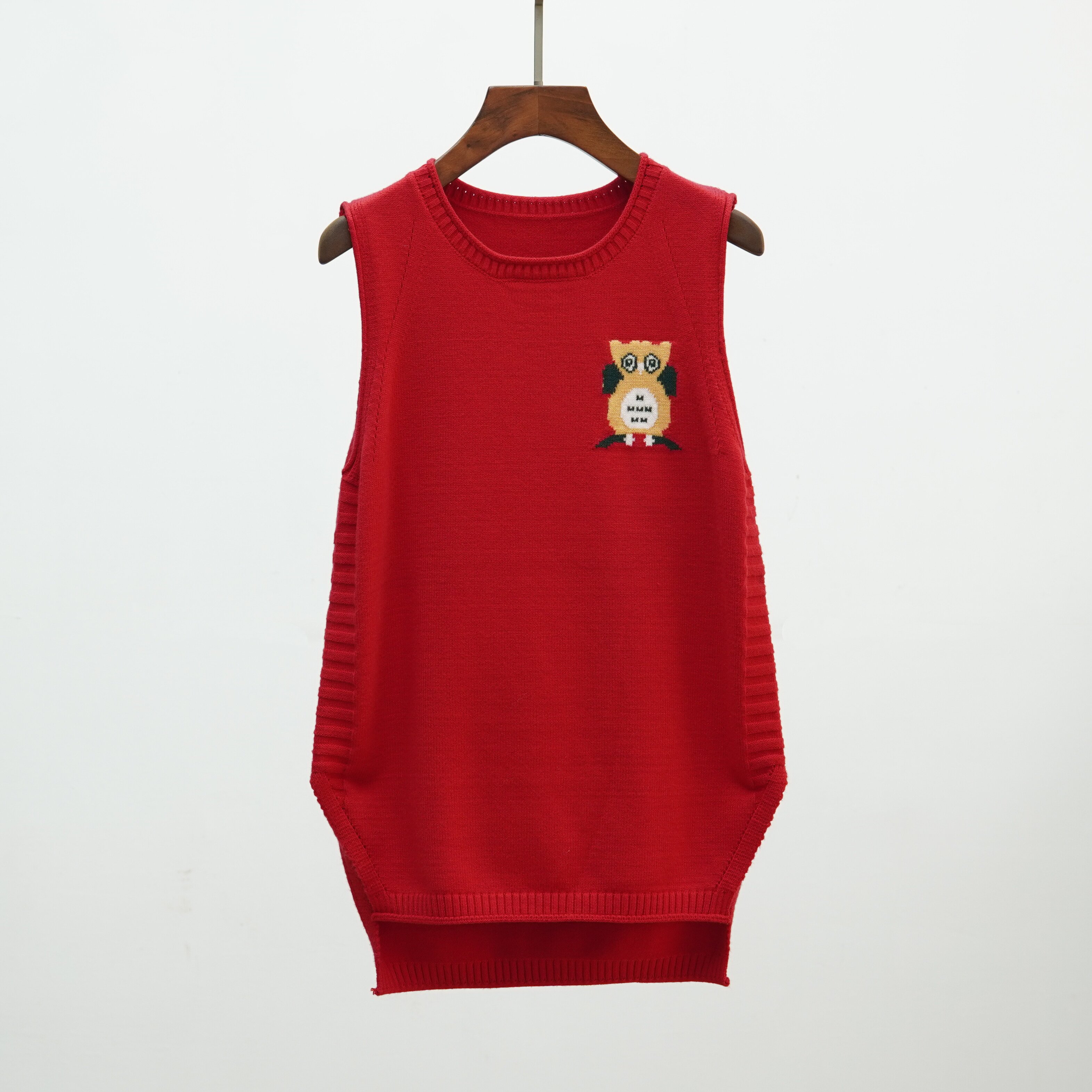 783 2025新款秋冬圆领卡通刺绣针织马甲背心女士叠穿套头毛衣坎肩