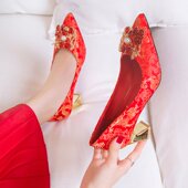 结婚鞋 尖头红色婚鞋 2024年秋季 秀禾鞋 新款 中式 两穿不累脚新娘鞋 女