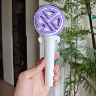 张艺兴应援棒亮灯可变色