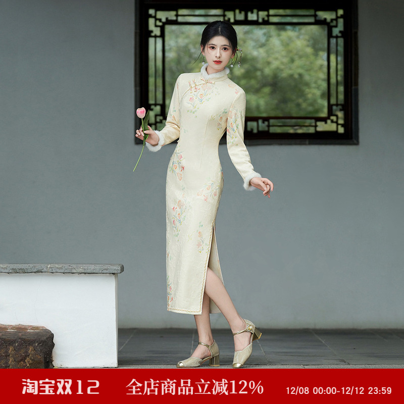 2025改良新款复古米色针织旗袍