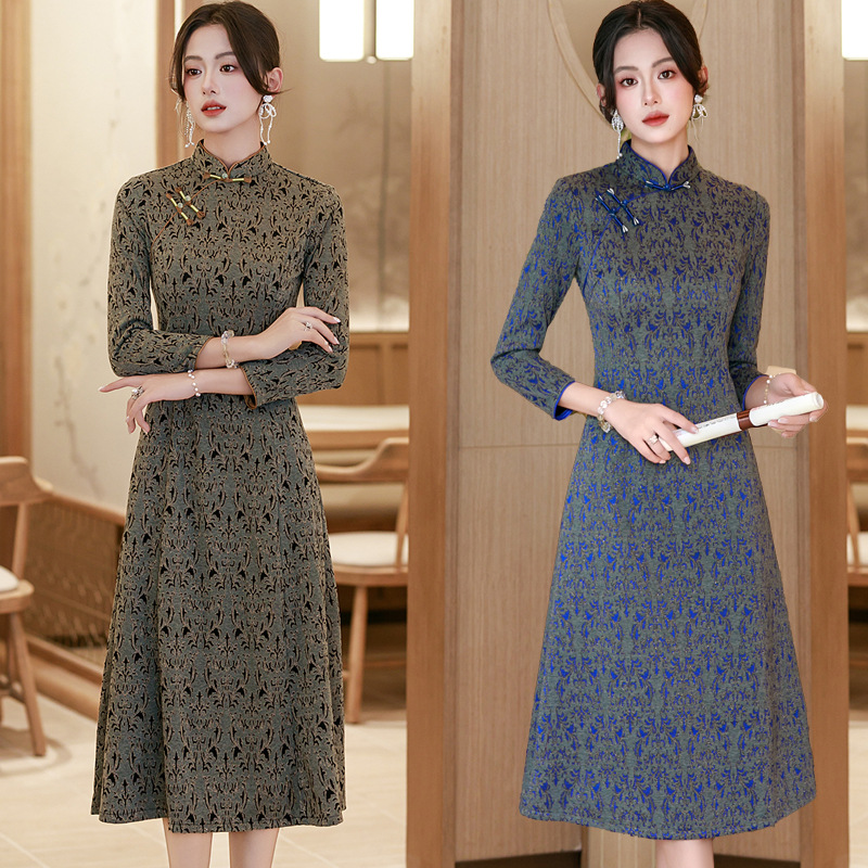 新式旗袍2025秋冬款中国风优雅气质中长款针织绒修身显瘦连衣裙