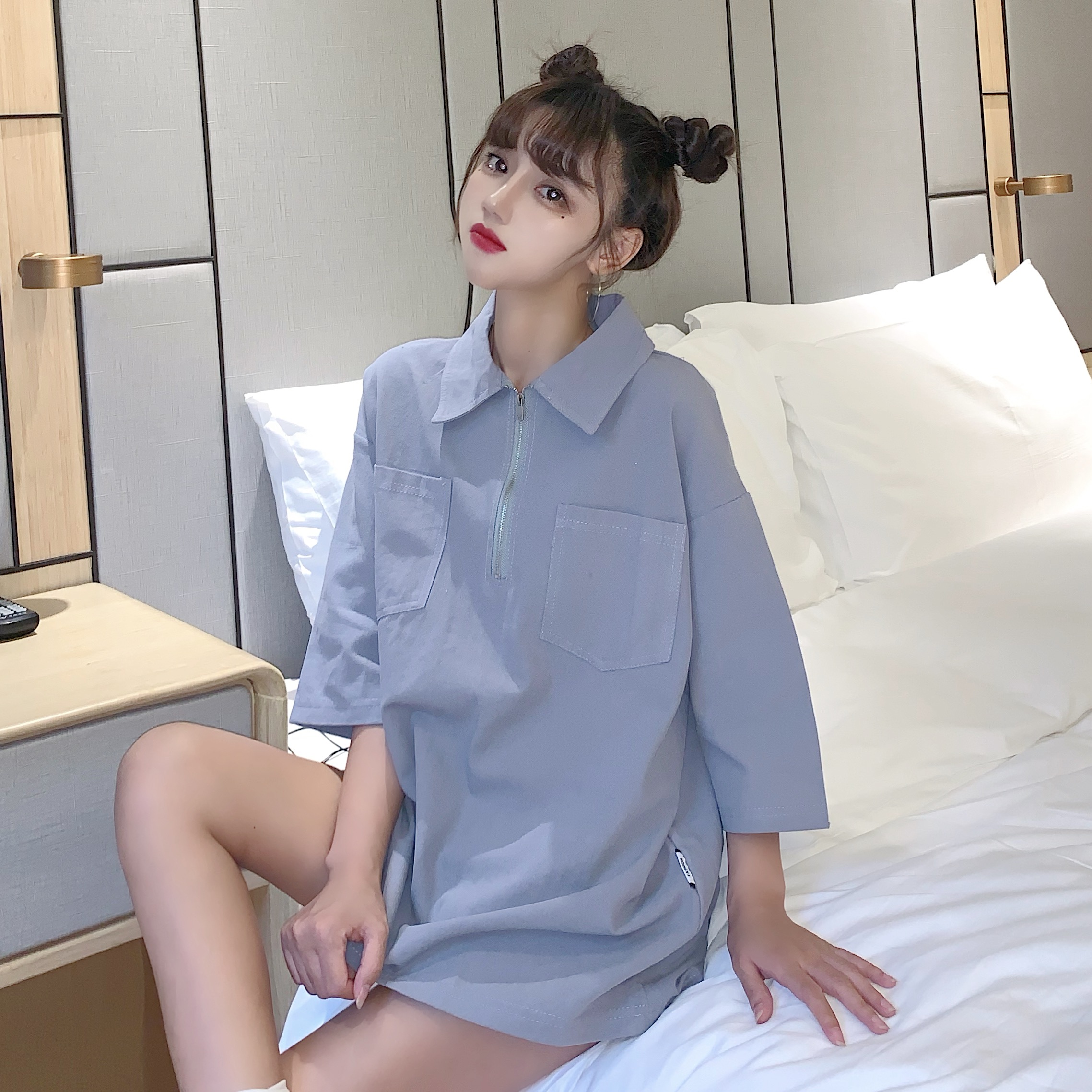 Real shot zipper pocket T-shirt short sleeve blouse