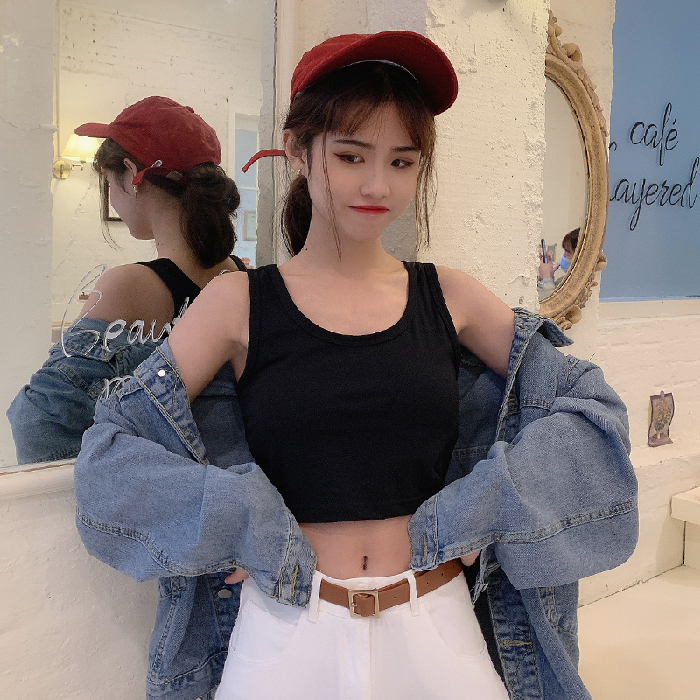 Real shot in summer with suspender vest, women's short open navel, slim fit sports, chest wrapped and bottomed top