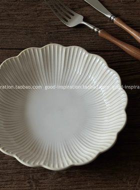 出口日本釉下彩花瓣陶瓷盘子