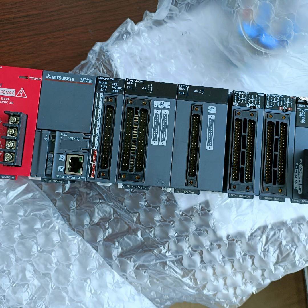 三菱PLC L02CPU-CM，LD75P4-CM，L D/5P2等出售，冲新可以，实价