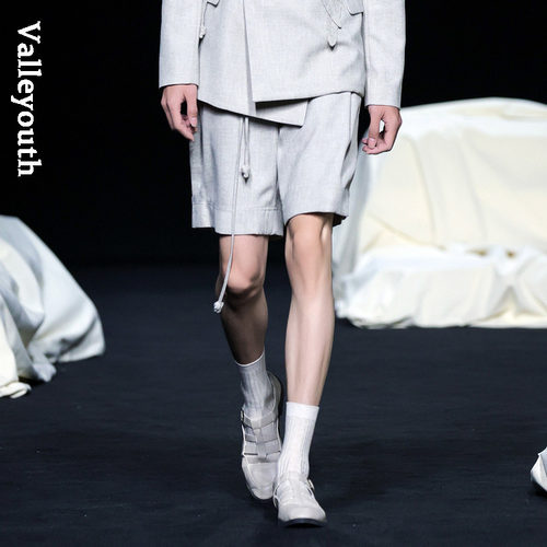 山谷少年复古花苞腰带宽松短裤