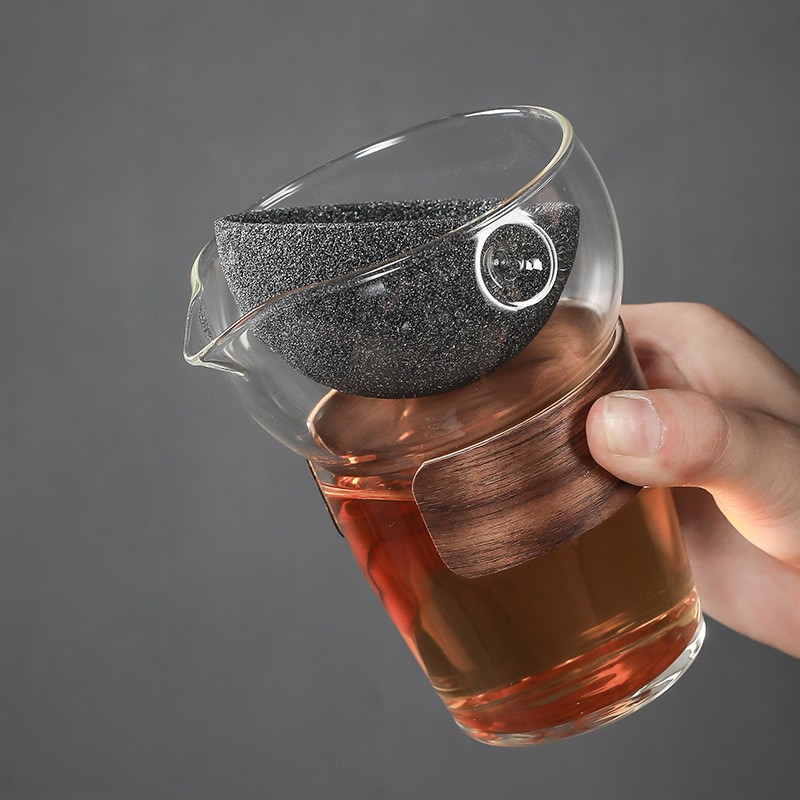 进口创意无孔过滤网旋转公道杯耐热玻璃大容量氧化铝矿石茶漏小青