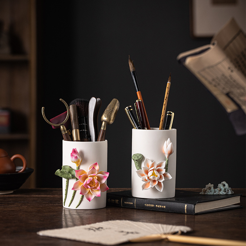 非遗手工陶瓷莲花笔筒中国风摆件中式书房办公室桌面收纳装饰品