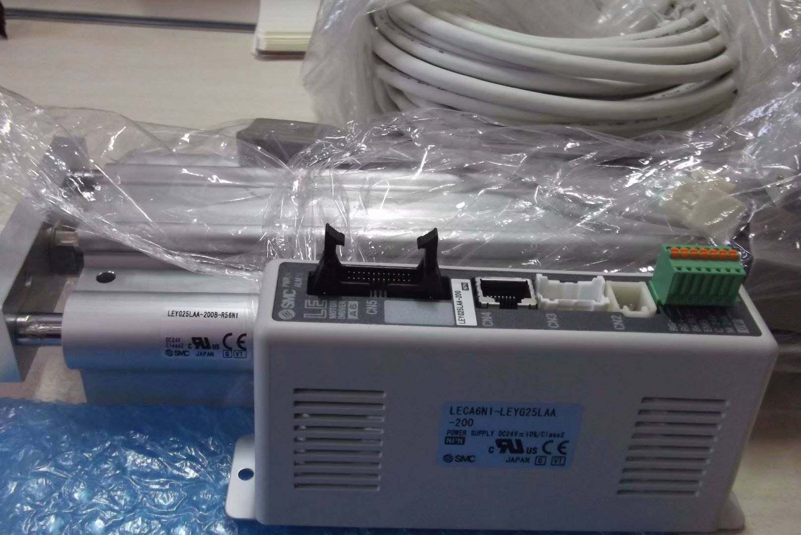 实拍smc全新电缸leyg25laa-200b-r56n1 leca6n1-leyg25laa-200