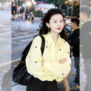 小衫 奶黄色上衣 女春秋甜辣妹翻领泡泡袖 多巴胺穿搭chic松弛感衬衫