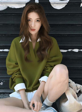 早秋小个子韩系上衣美式复古慵懒chic多巴胺绿色V领假两件卫衣女
