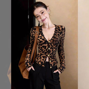 美式爆款纯欲风V领豹纹长袖女2026春季新款修身显瘦减龄气质上衣