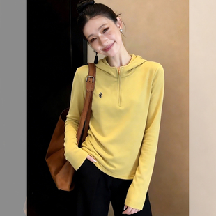 半拉链连帽卫衣女款2026新款爆款超好看打底衫女秋冬内搭长袖上衣