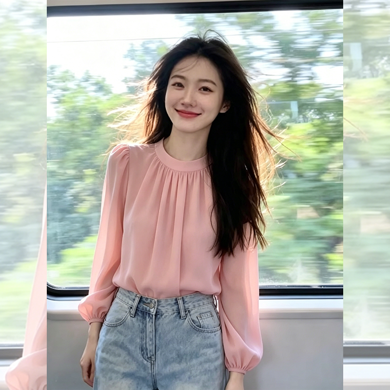 早春法式温柔粉色压褶圆领长袖衬衫女减龄洋气衬衣绝美单穿小上衣