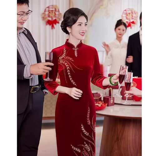 新中式红色立领七分袖喜婆婆礼服