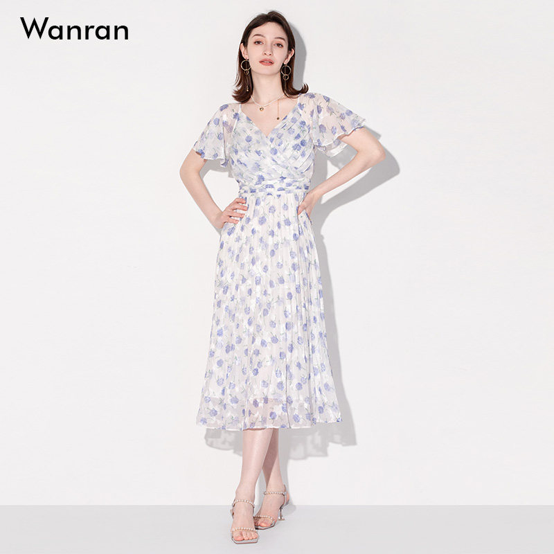 2026夏季新款时尚交叠V领荷叶袖收腰褶裥大摆紫色印花雪纺连衣裙