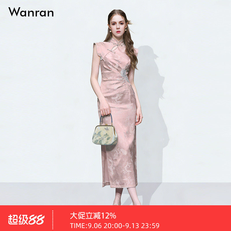 2026夏季新款新中式立领飞肩收腰C字褶皱收腰人丝提花旗袍连衣裙