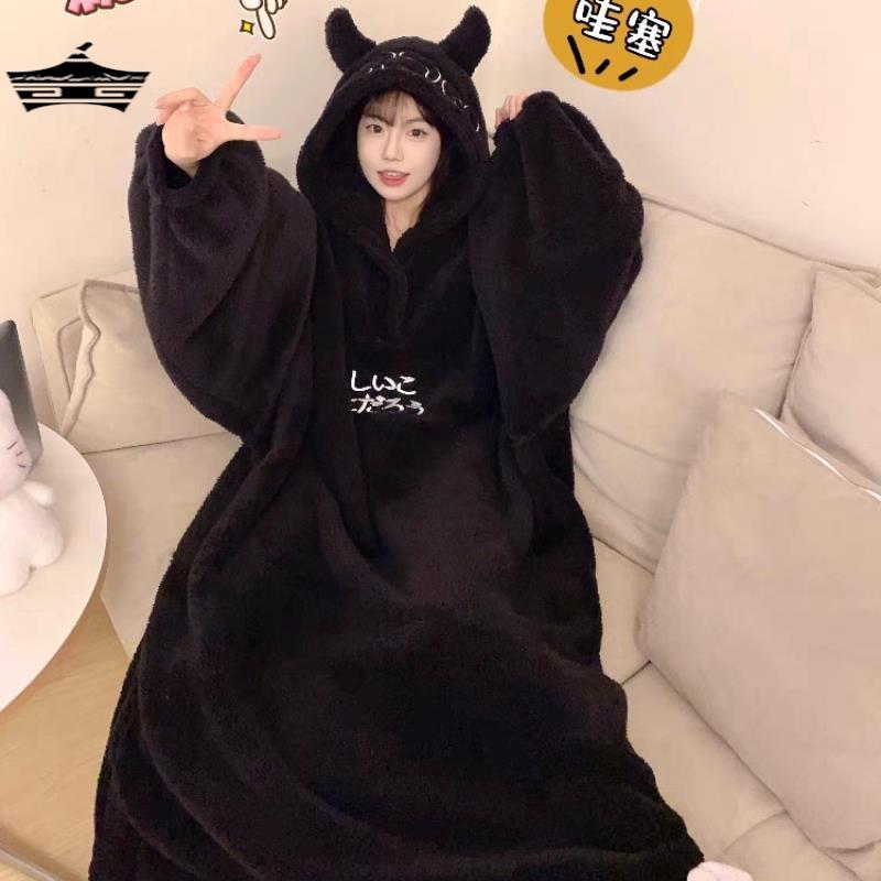 睡衣女冬季珊瑚绒加厚连体家居服情侣男女超大长袍小恶魔睡袍睡裙