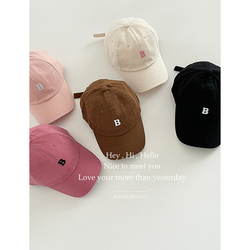 显白奶油粉色小标B字母鸭舌帽