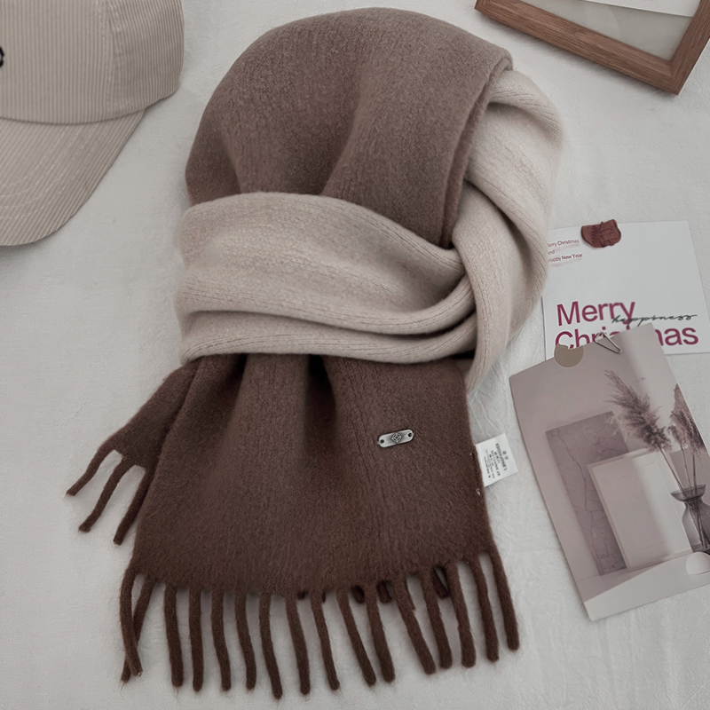 美拉德色系渐变小围巾女冬季2024新款高级感羊绒混纺围脖礼物披肩