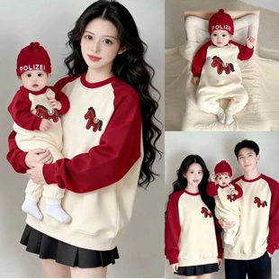 亲子装卫衣套装红白拼色加绒小马一家三口婴儿高级感本命年母女装