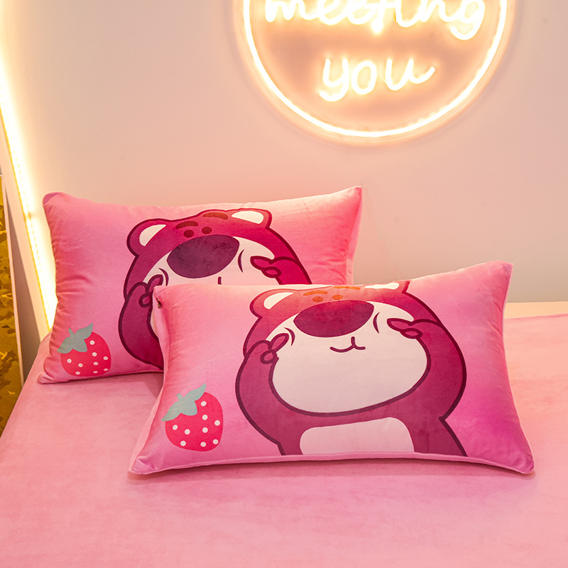 牛奶绒枕套草莓熊加厚秋冬季家用珊瑚绒枕头套儿童女童枕芯内胆罩