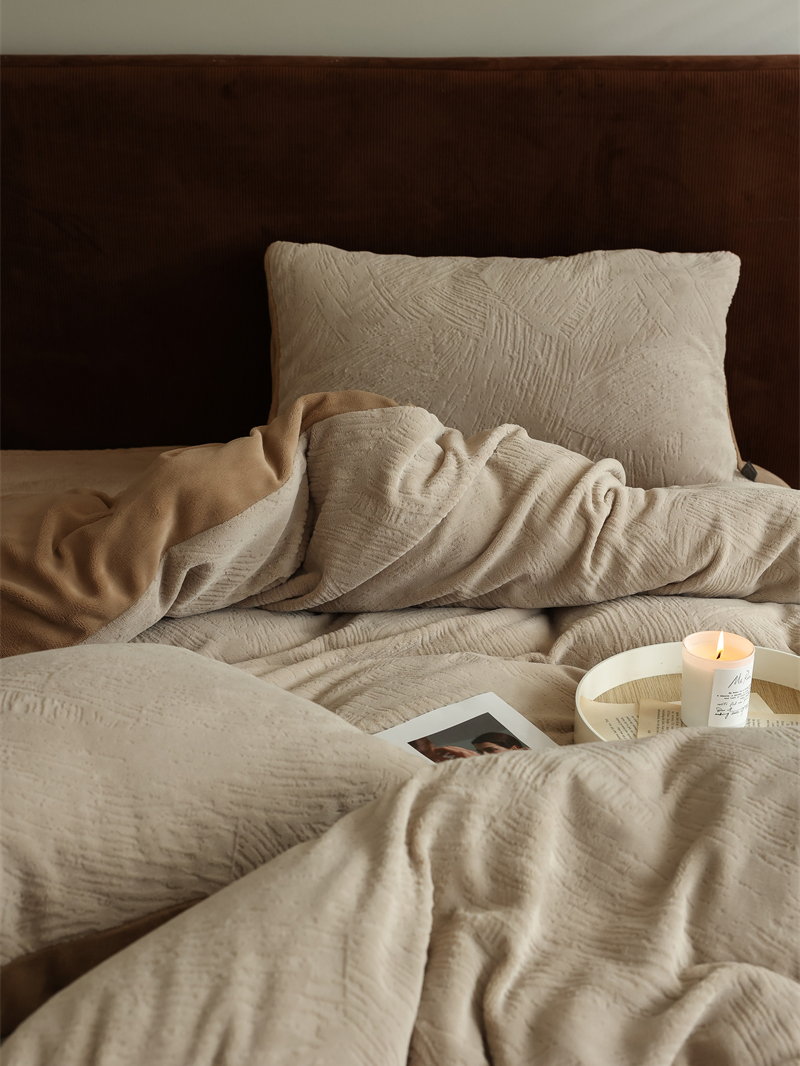 秋冬高级雕花绒米配可可棕四件套