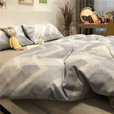 北欧简约条纹男士床上