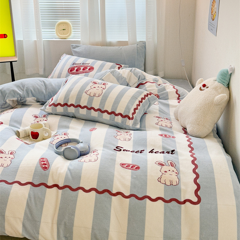 牛奶绒草莓魔法棒兔兔床上四件套