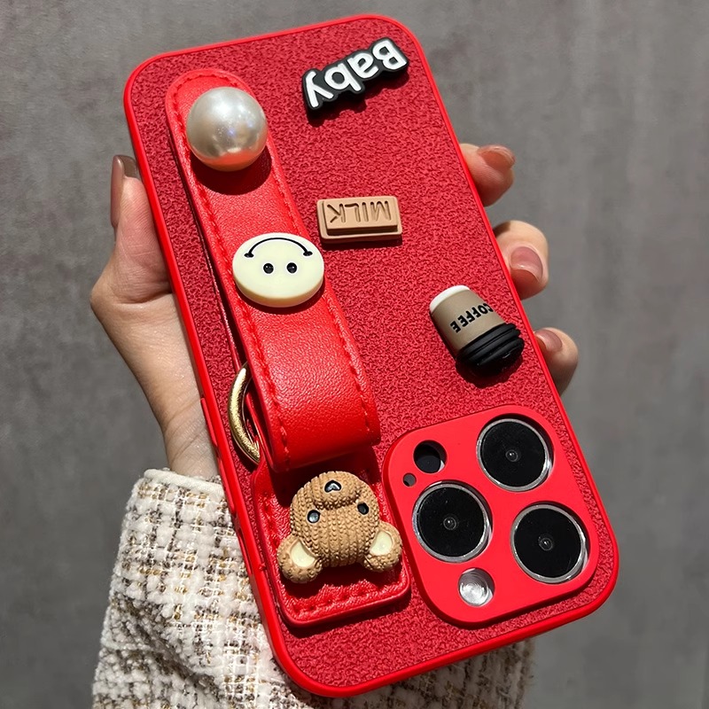 酷图适用苹果16promax红色手机壳女款iphone15保护套plus高级感网红13全包防摔12腕带支架11咖啡小熊14