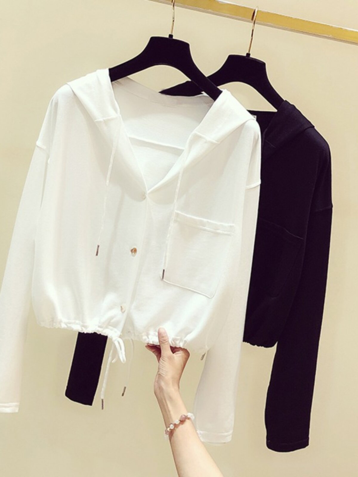 港味连帽卫衣女秋季新款韩版时尚休闲百搭宽松短款上衣抽绳外套潮