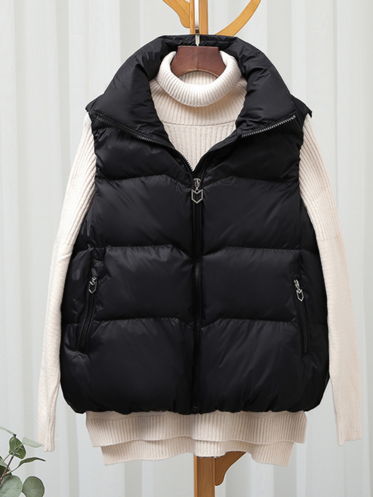 羽绒马甲女短秋冬2025外穿韩版宽松背心坎肩轻薄白鸭绒羽绒服马夹