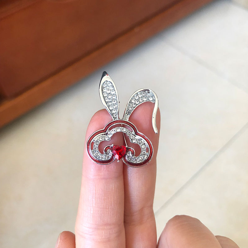 可爱造型折耳兔子俏皮小动物百搭别针胸针