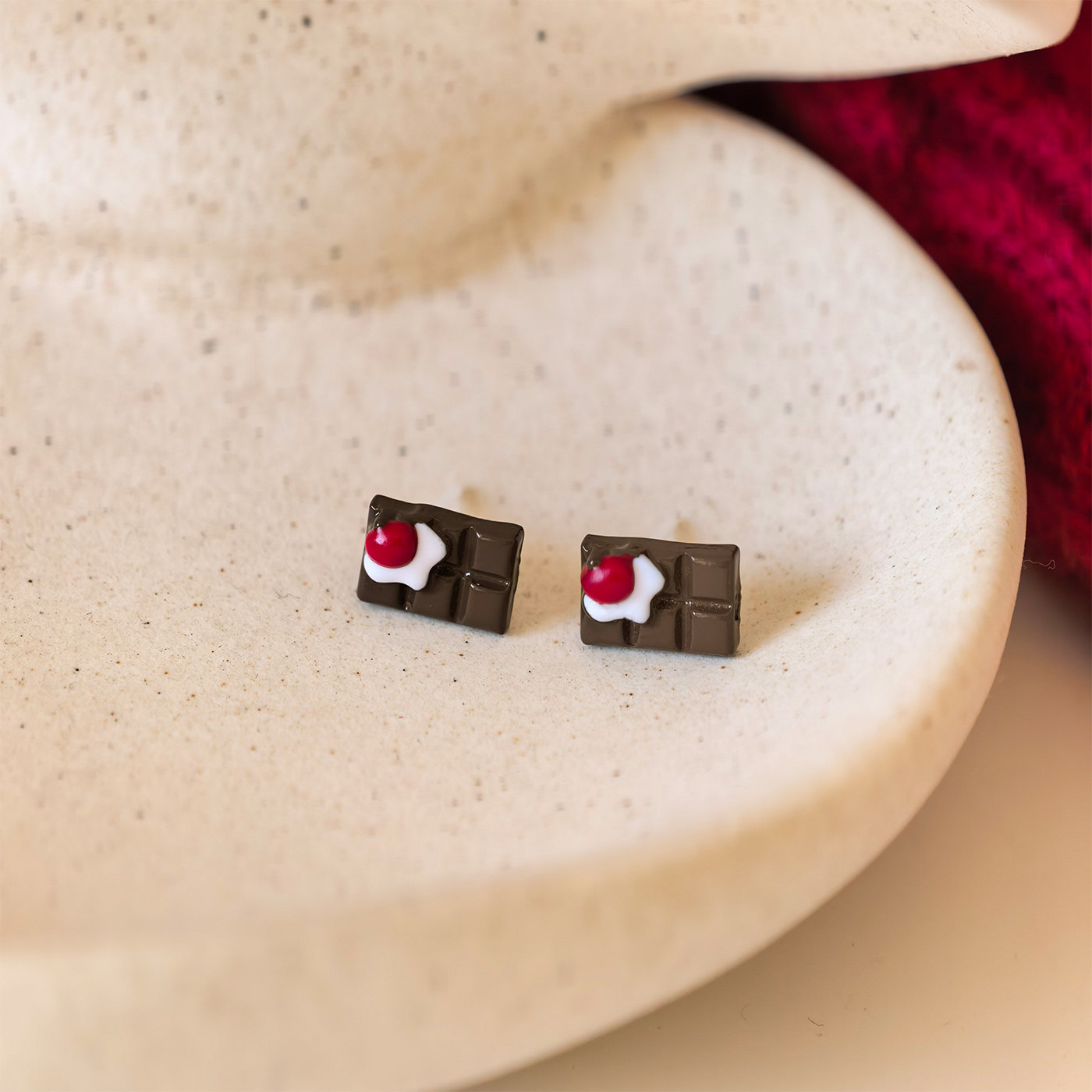 来一份巧克力蛋糕生物瓷耳钉防过敏养耳洞简约日常通勤甜美耳环女,饰品/流行首饰/时尚饰品新,耳钉,淘宝优惠券,粉丝福利购,淘宝优惠卷